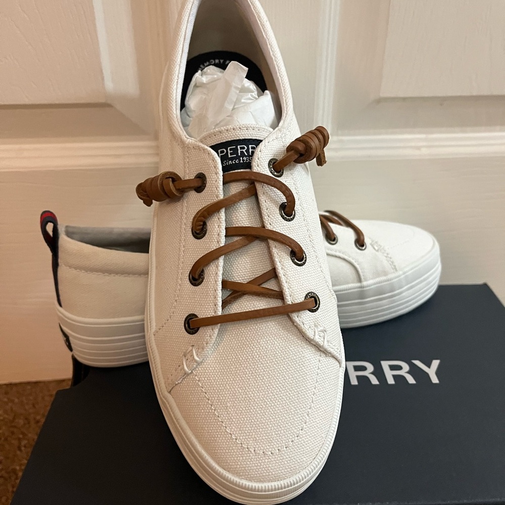 Sperry Women’s NWT White Canvas Platform Sneakers with Brown Laces - Picture 2 of 5